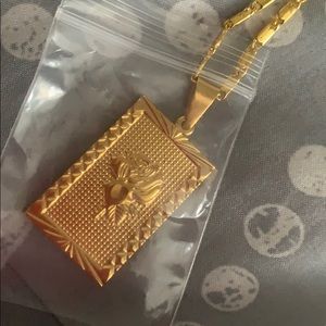 “roses necklace” *